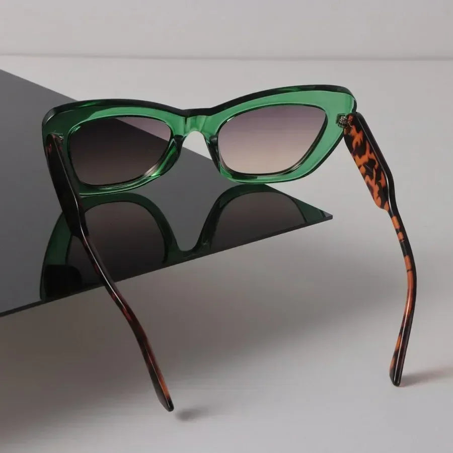 Women’s Retro Oversized Sunglasses
