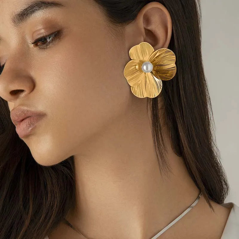 Vintage Metal Flower Stud Earrings