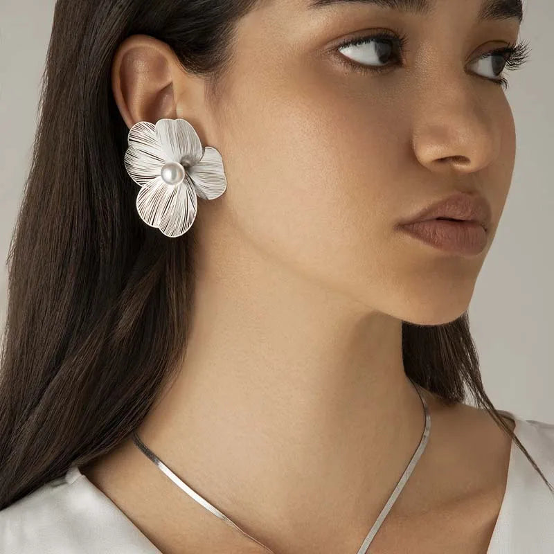 Vintage Metal Flower Stud Earrings