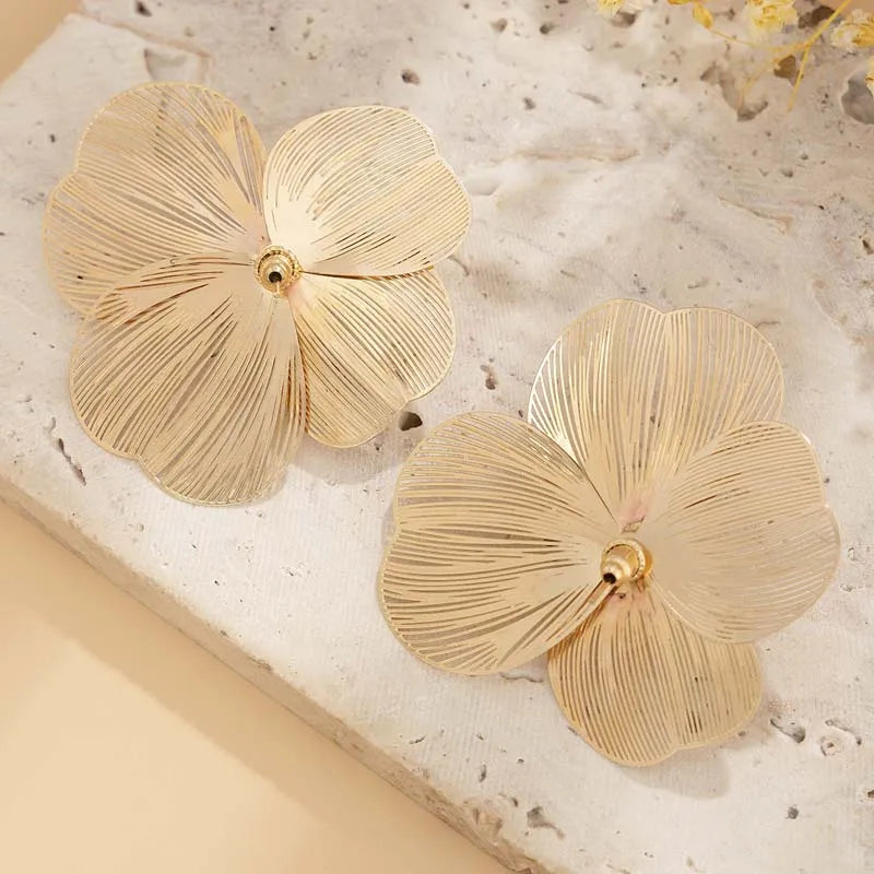 Vintage Metal Flower Stud Earrings