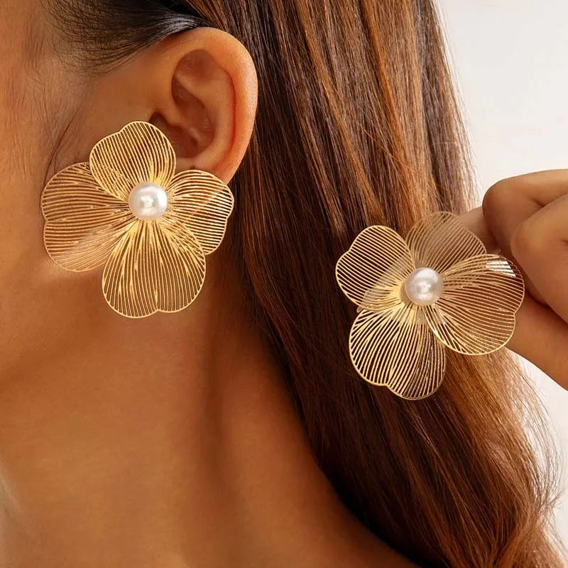 Vintage Metal Flower Stud Earrings