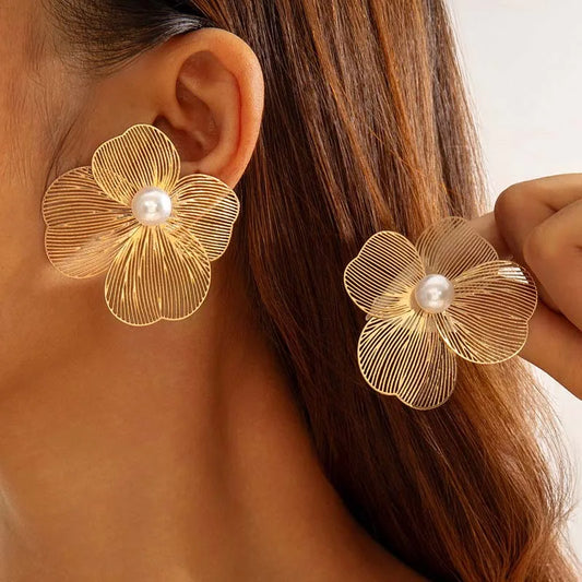Vintage Metal Flower Stud Earrings
