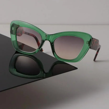 Women’s Retro Oversized Sunglasses
